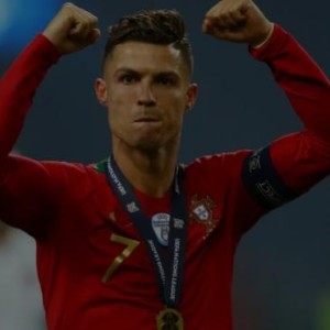 星空体育-葡萄牙TVI电视台记者：C罗配得上所有感谢！