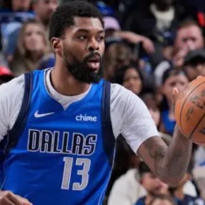 星空体育入口-马绍尔全场12投8中，罚球8中8砍下25分5篮板7助攻1抢断